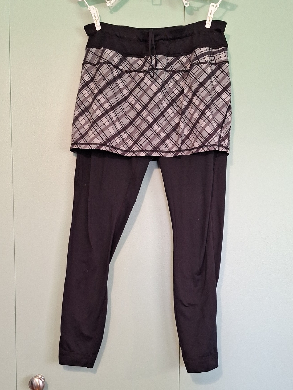 Athleta Gray Plaid Skirt Built In Black Leggings Size Medium